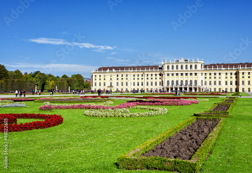 Photo: Schoenbrunn Palace in Vienna Schoenbrunn Palace in Vienna