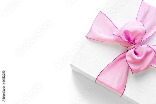 Photo: Geschenk mit rosa Schleife Geschenk mit rosa Schleife