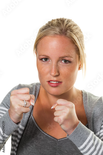 Photo: Frau in Boxerhaltung Frau in Boxerhaltung