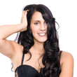 Junge Frau mit lockigen Haaren