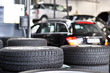 Reifenwechsel in Autowerkstatt - automotive service