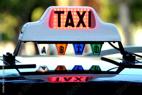 Photo: ' Lumineux ' de taxi occupé en tarif ' A ' ' Lumineux ' de taxi occupé en tarif ' A '