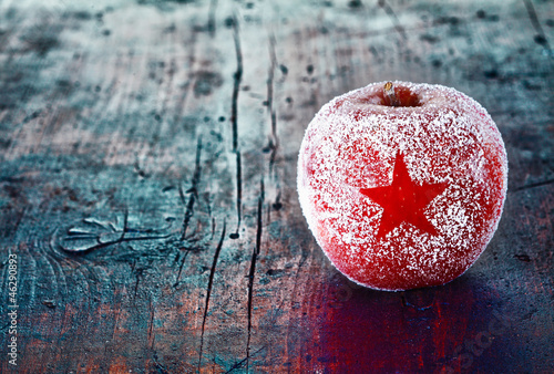 Photo: Frosted Christmas apple Frosted Christmas apple