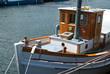 Foto: Beautiful classical sail yacht in frontal view Beautiful classical sail yacht in frontal view