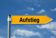 Pfeil mit blauem Himmel AUFSTIEG
