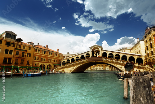 Photo: Rialto bridge in Venice, Italy Rialto bridge in Venice, Italy