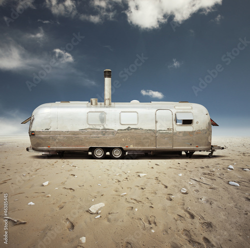 Photo: steel caravan in the desert steel caravan in the desert