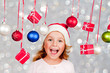 Foto: Merry Christmas - lovely girl enjoying Christmas Merry Christmas - lovely girl enjoying Christmas
