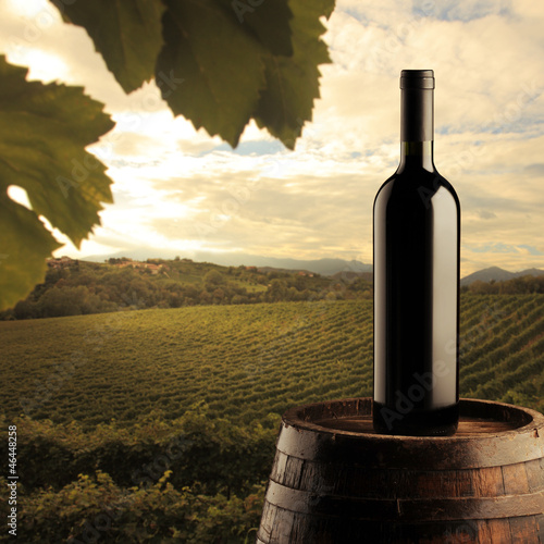 Photo: red wine bottle red wine bottle