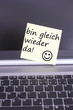 Laptop mit Zettel gleich wieder da