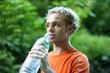 Foto: Man drinking water Man drinking water