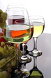 Calici di vino con uva