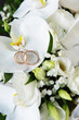 Foto: orchids and wedding rings orchids and wedding rings