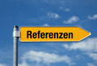 Pfeil mit blauem Himmel REFERENZEN