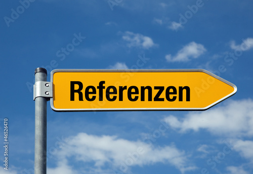 Photo: Pfeil mit blauem Himmel REFERENZEN Pfeil mit blauem Himmel REFERENZEN