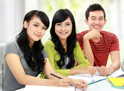 Photo: Group of students studying together Group of students studying together