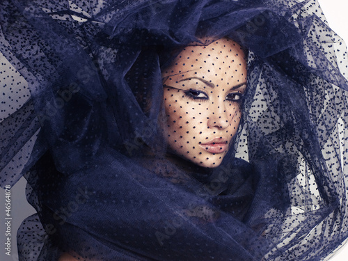 Photo: Woman with veil Woman with veil