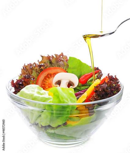 Photo: frischer Salat, verfeinert mit Olivenöl frischer Salat, verfeinert mit Olivenöl