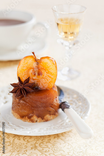 Photo: Mini vanilla apple tarte tatin, selective focus Mini vanilla apple tarte tatin, selective focus