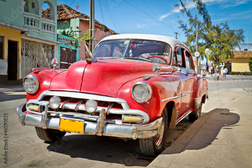 Fototapeta Classic Chevrolet in Trinidad, Cuba