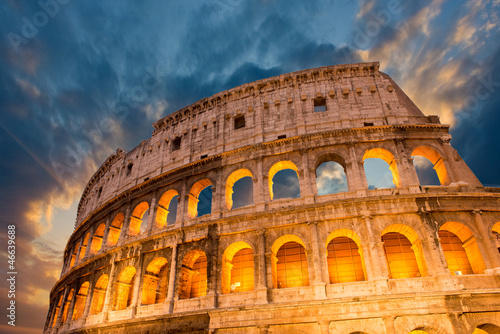  Wonderful view of Colosseum in all its magnificience - Autumn su