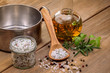 Frische Gewürze, Kräuter und Öl