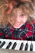 Crazy Girl am Keyboard