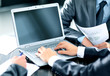 Foto: Group of happy business people in a meeting at office Group of happy business people in a meeting at office