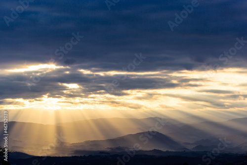 Photo: Lichtstrahlen im Abendhimmel Lichtstrahlen im Abendhimmel