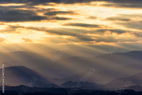 Photo: Lichtstrahlen im Abendhimmel Lichtstrahlen im Abendhimmel