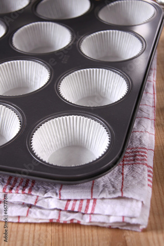 Photo: muffin backform mit papierförmchen muffin backform mit papierförmchen