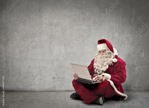 Photo: Santa Claus Laptop Santa Claus Laptop