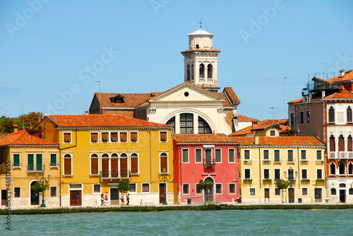 Photo: maisons colorées du canal de la Giudecca à Venise maisons colorées du canal de la Giudecca à Venise