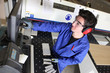Foto: Young man working in a warehouse Young man working in a warehouse