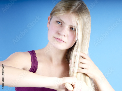 Photo: Haare bürsten Haare bürsten