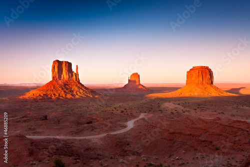 Photo: monument valley sunset monument valley sunset