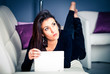 Photo: femme sur internet femme sur internet
