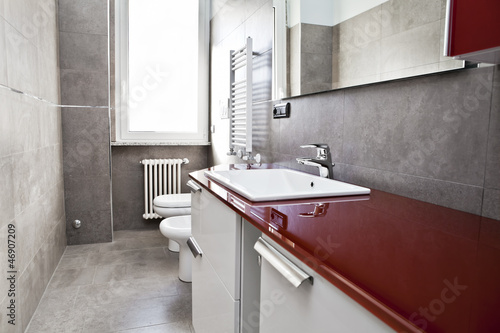 Photo: Red bathroom Red bathroom