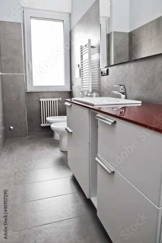 Photo: Red bathroom vertical Red bathroom vertical