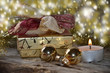Goldiges Weihnachtspäckchen