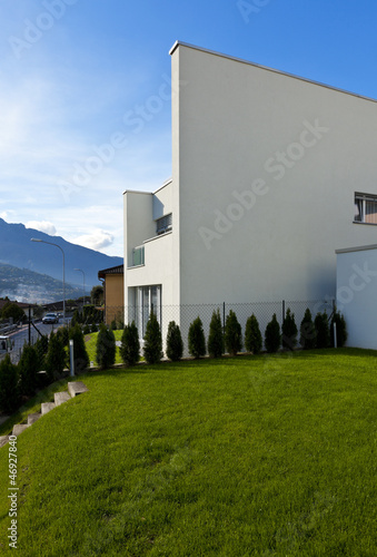 Photo: modern house white, view from the garden modern house white, view from the garden
