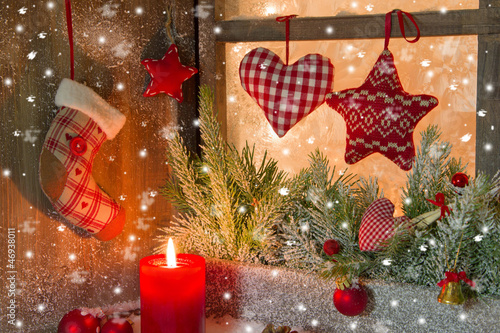 Photo: Weihnachten - klassisch in Rot mit Schnee Weihnachten - klassisch in Rot mit Schnee