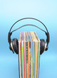 Kopfhörer und Schallplatten