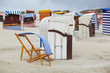 Liegestuhl und Strandkorb
