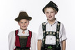 Mädchen und Junge in Allgäuer Tracht