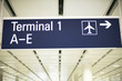 Beschilderung am Flughafen