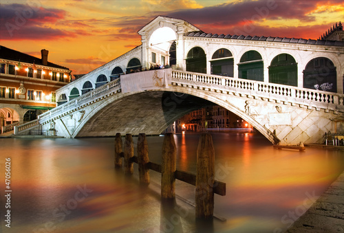 Photo: Rialto Bridge, Venice at dramatic sunset Rialto Bridge, Venice at dramatic sunset