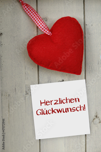 Photo: Herz mit Zettel Herlichen Glückwunsch Herz mit Zettel Herlichen Glückwunsch