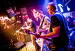 Foto: Band performs on stage Band performs on stage