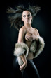 Ragazza con pelliccia